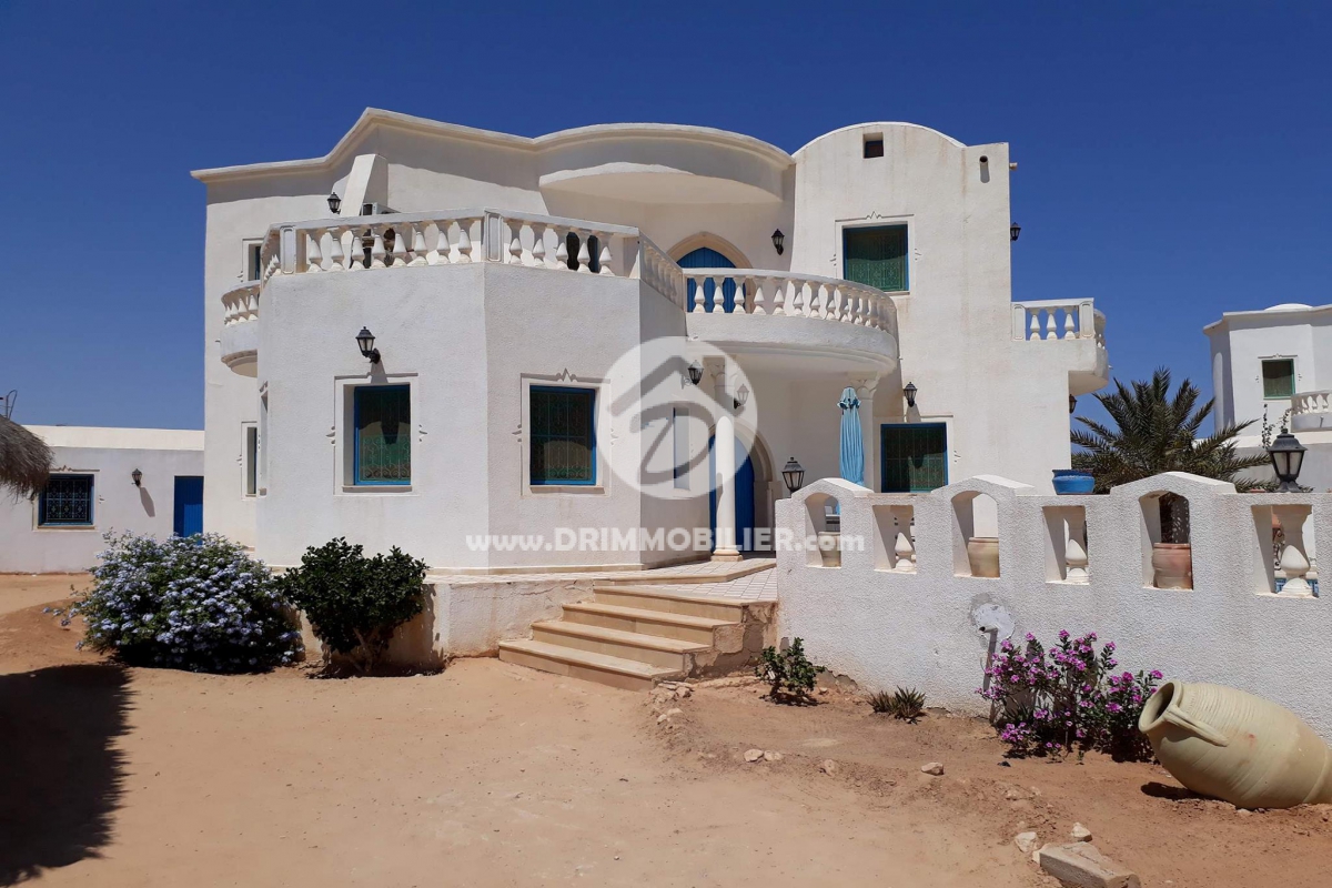 L 136 -                            Vente
                           Villa avec piscine Djerba